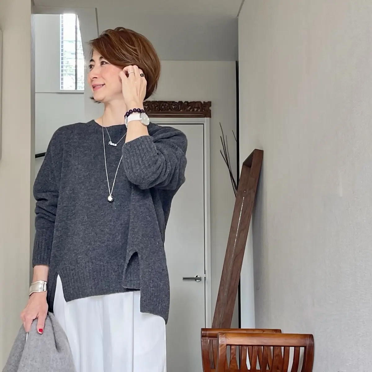 ブレスレットが主役のコーデ (アメジストの画像_3