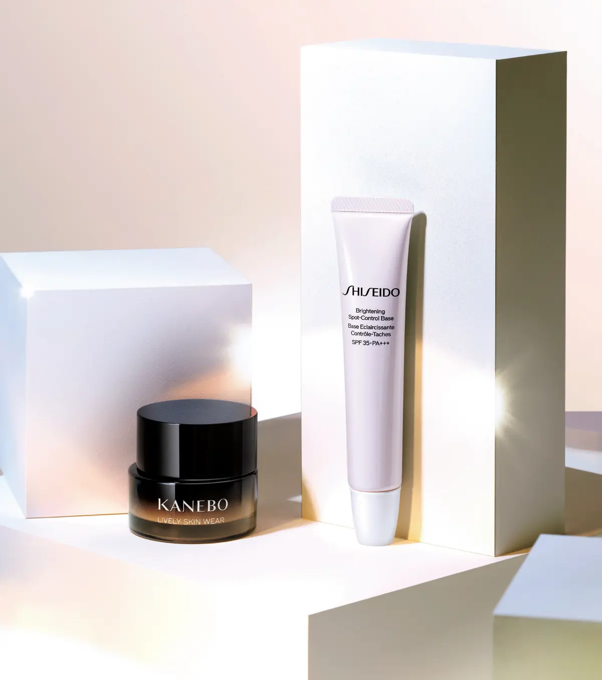 ファンデーション・メイク下地の各部門のベスコス受賞ベースメイク　《ファンデーション 部門賞》KANEBO　カネボウ　ライブリースキン　ウェアII　《メイク下地 部門賞》SHISEIDO　ブライトニング スポットコントロール ベース