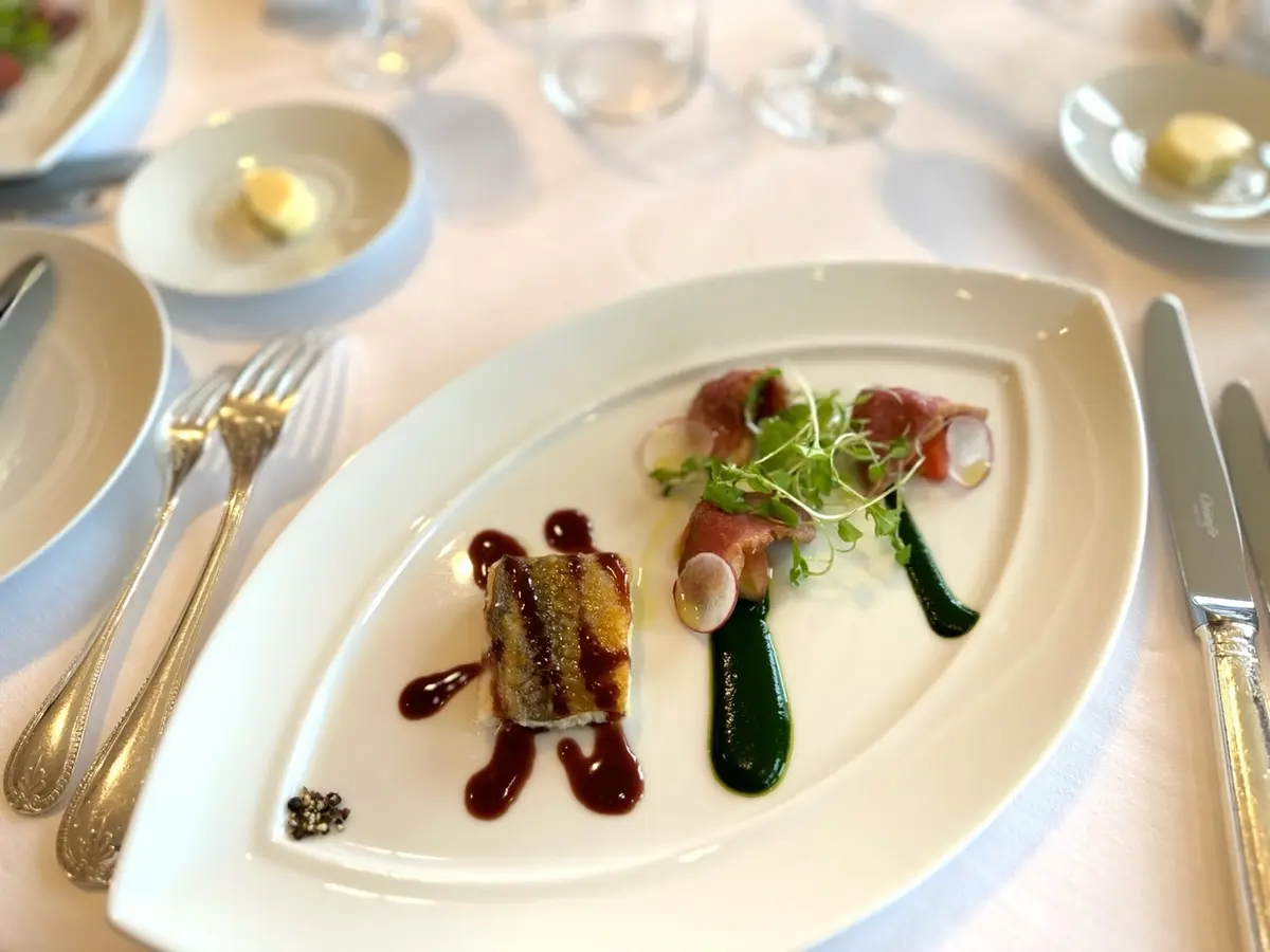 モノトーンコーデで、本格フランス料理〜ラの画像_5