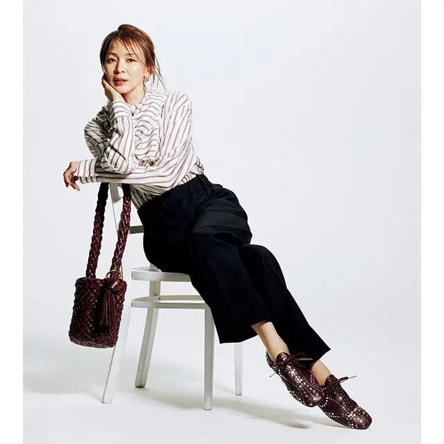 【50代が買うべき秋の靴】主役級の存在感！ボッテガ・ヴェネタの「レースアップシューズ」