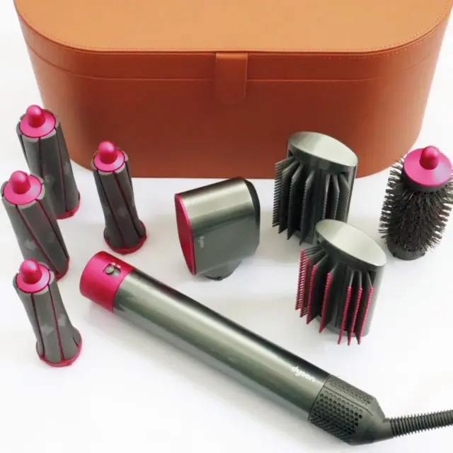 アタッチメントが8つも！ ふんわり 自然なカールに