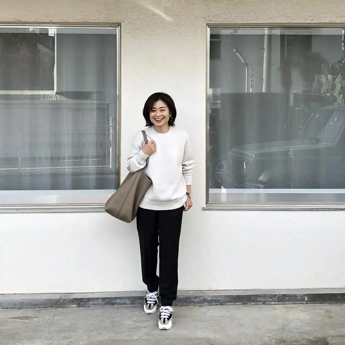 50代が今すぐ真似できる！ファッションエディター三尋木奈保さんの「スニーカースタイル」格上げ術