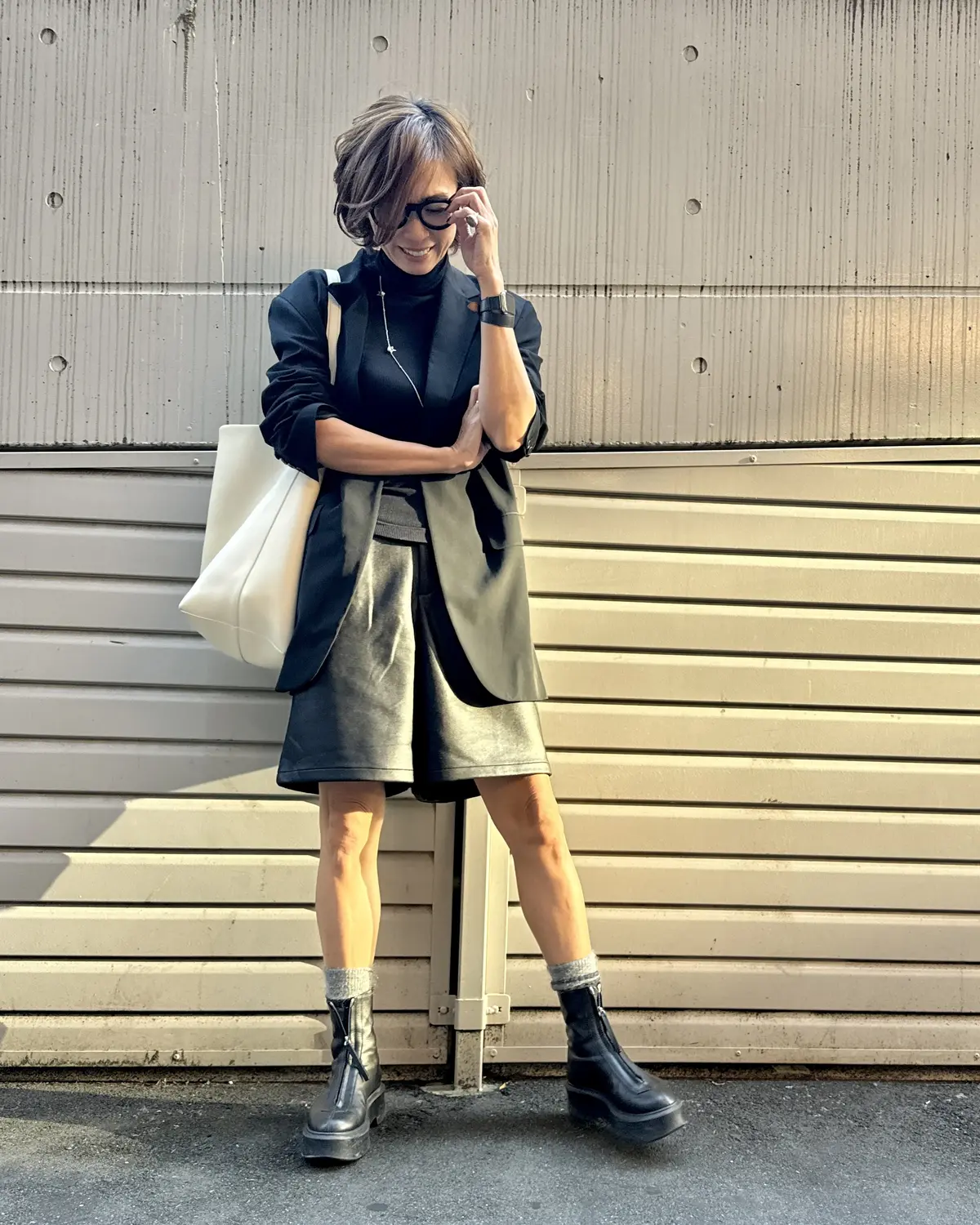 モノトーンコーデで華組メンバーとお出かけの画像_1