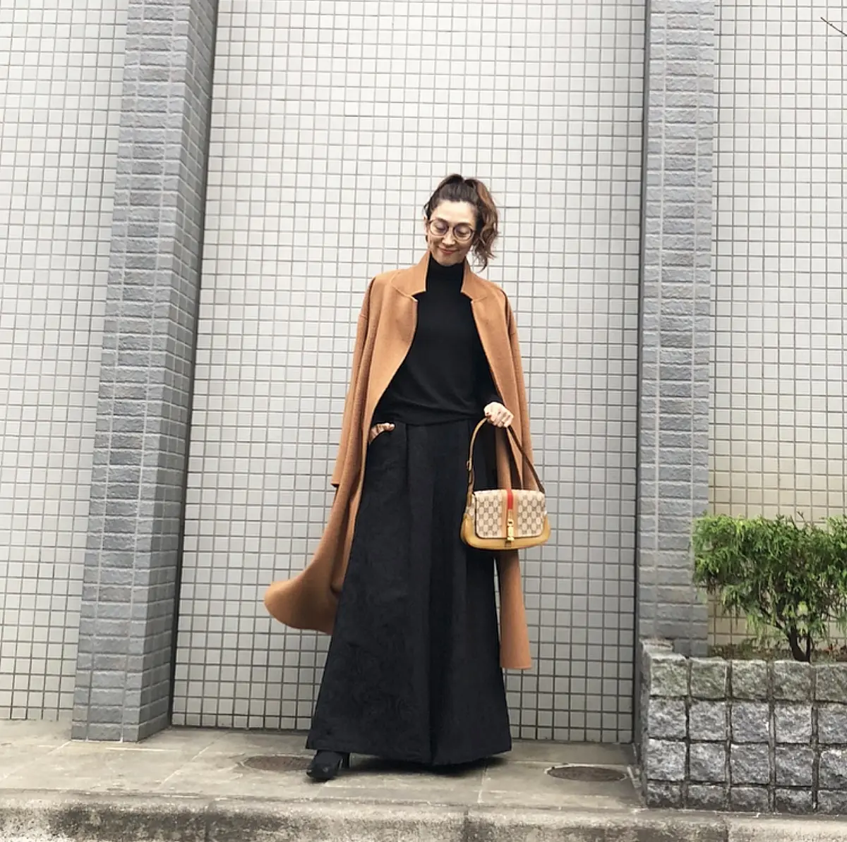 浮き立つ柄のワイドパンツ黒コーデ❤︎の画像_1