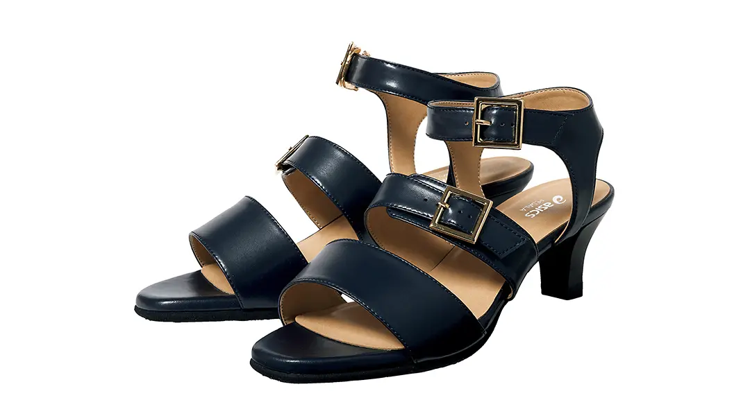 靴「ペダラ ヒールサンダル」￥27,500／アシックス商事（ペダラ）