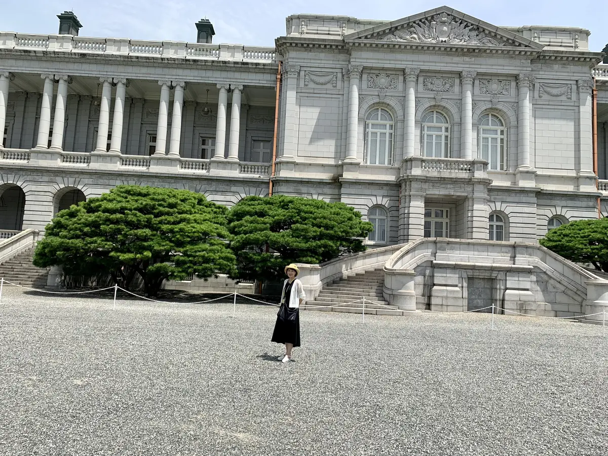 迎賓館　本館前