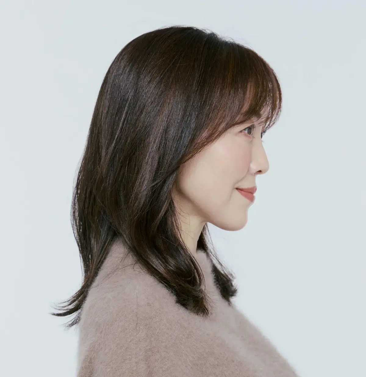 敏感な頭皮でもOK。肌映えする髪色が楽しめる“フロスティングカラー”【人気ヘアサロンの最旬明るめカラー】