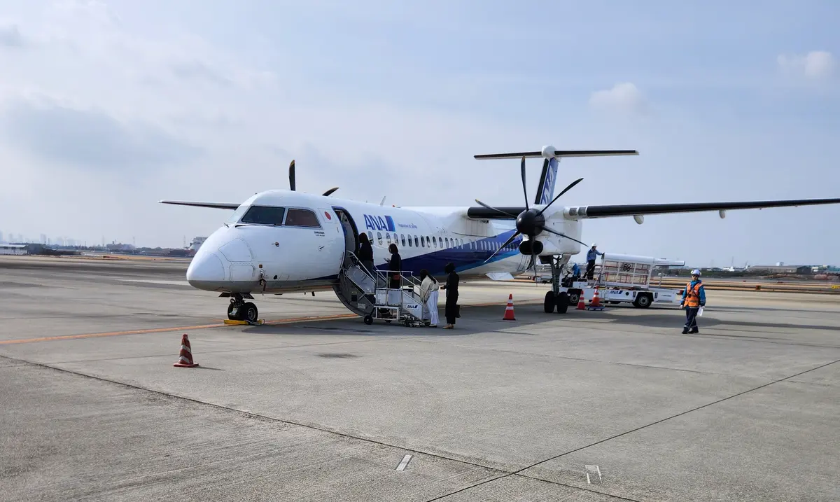 プロペラ機でした。びっくり、楽しい☆