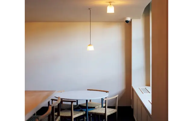 レストラン「carta」は、料理家・細川亜衣氏が空間デザインと料理メニューを監修。体に優しい無国籍料理を提供