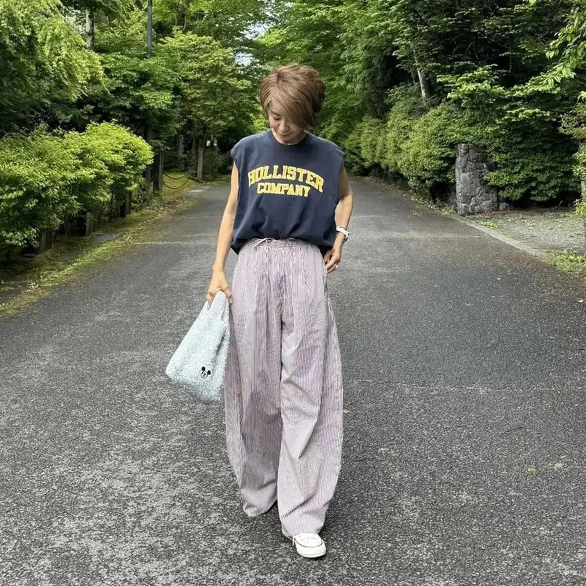 猛暑の夏は出番多め！50代の夏のおしゃれを盛り上げてくれる「Tシャツコーデ」10選