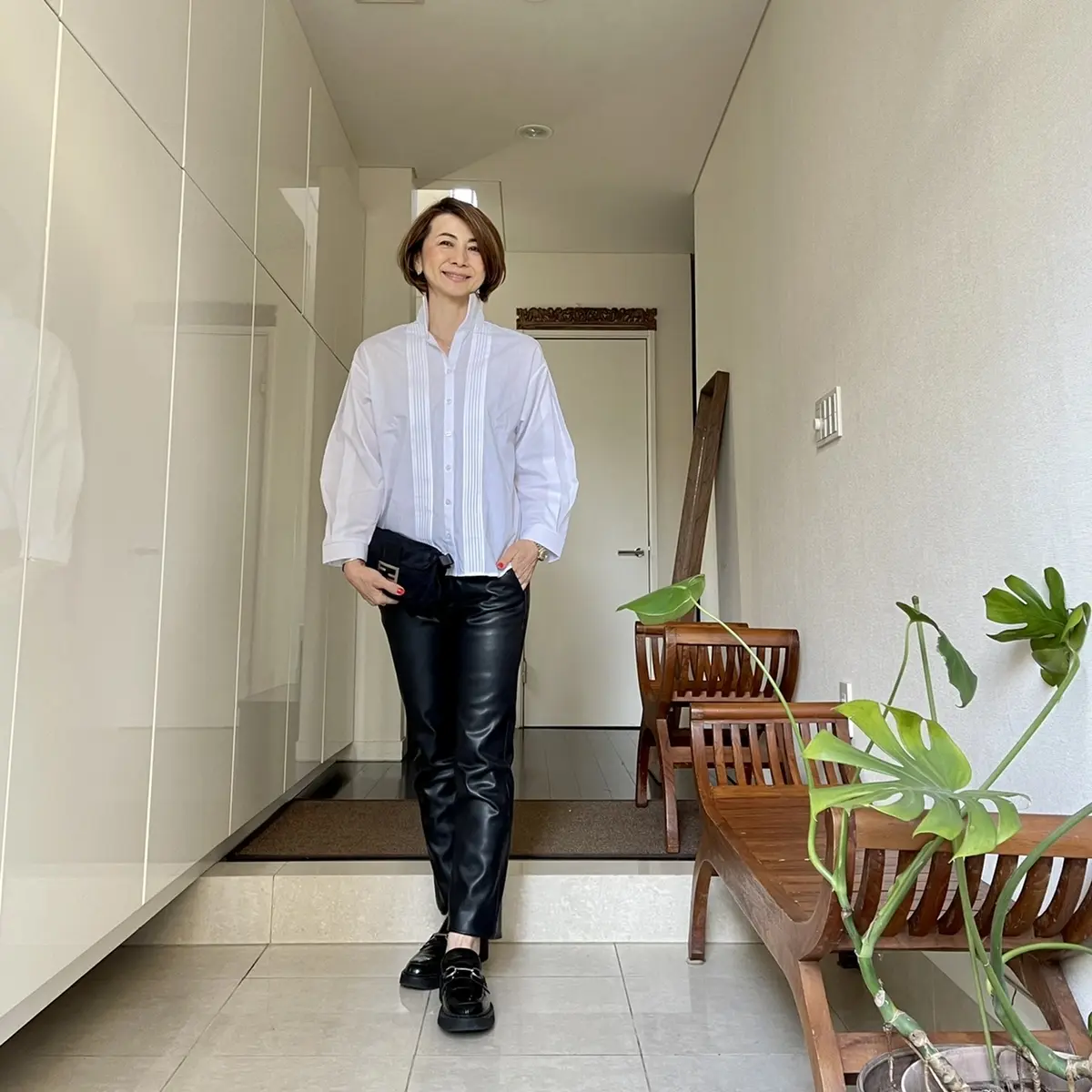 春の白シャツ4コーデの画像_1