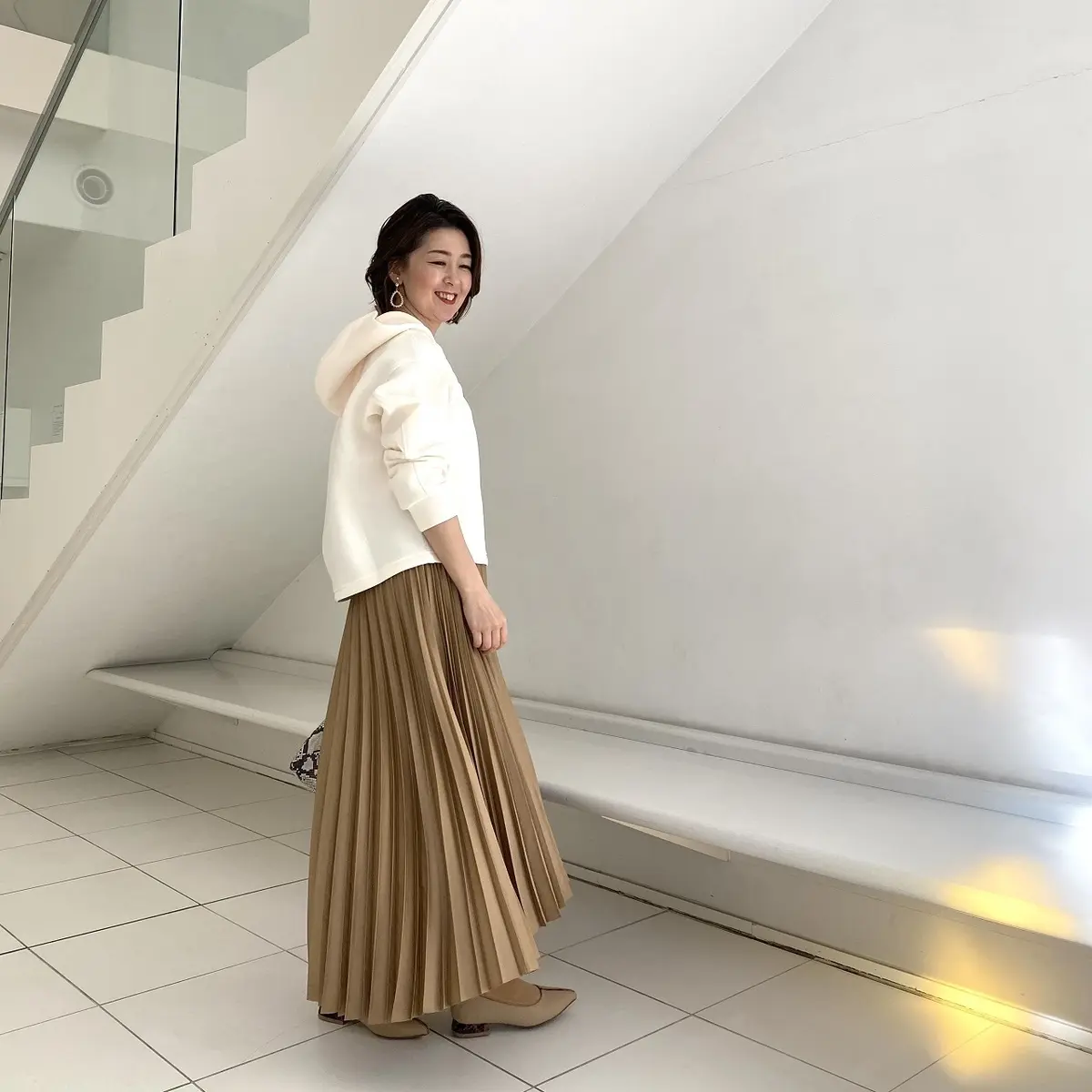 ツヤ感プリーツスカートで冬〜春の着回しの画像_6