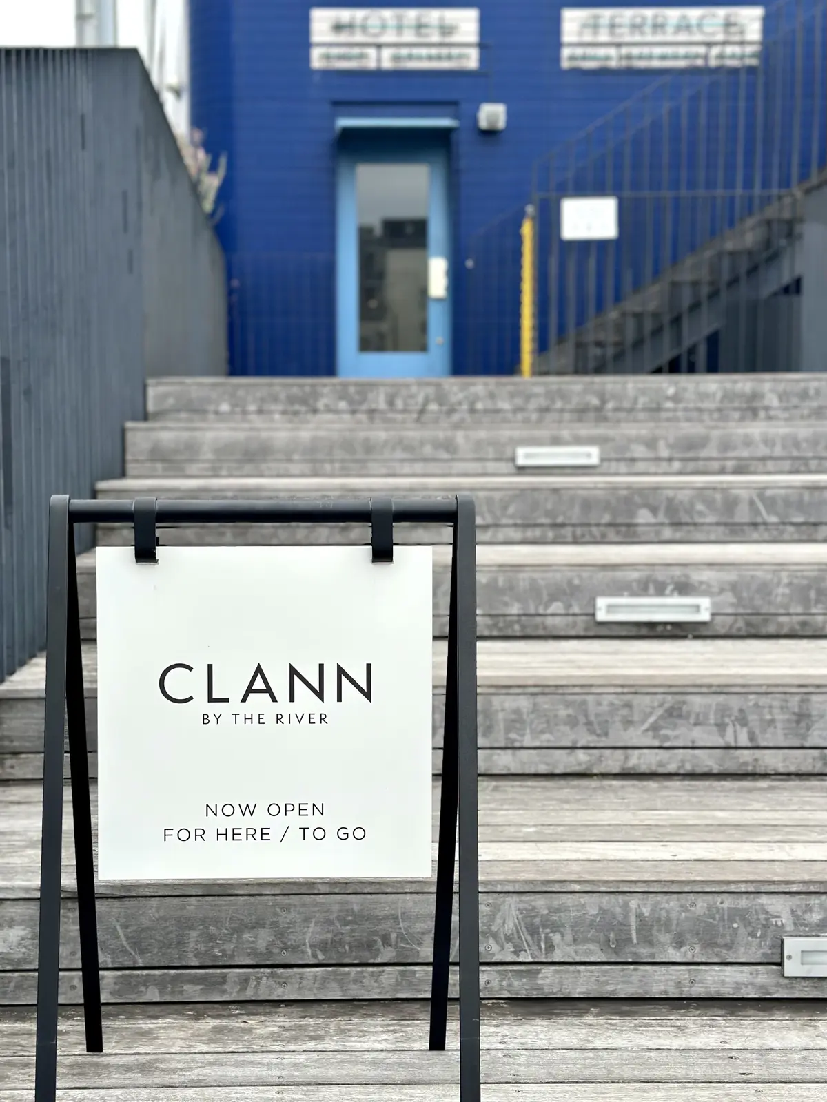 清澄白河カフェ「CLANN」看板
