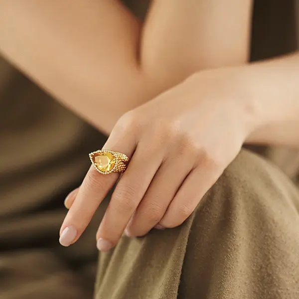 富岡佳子、50歳の節目に。さらなる美しさの画像_3