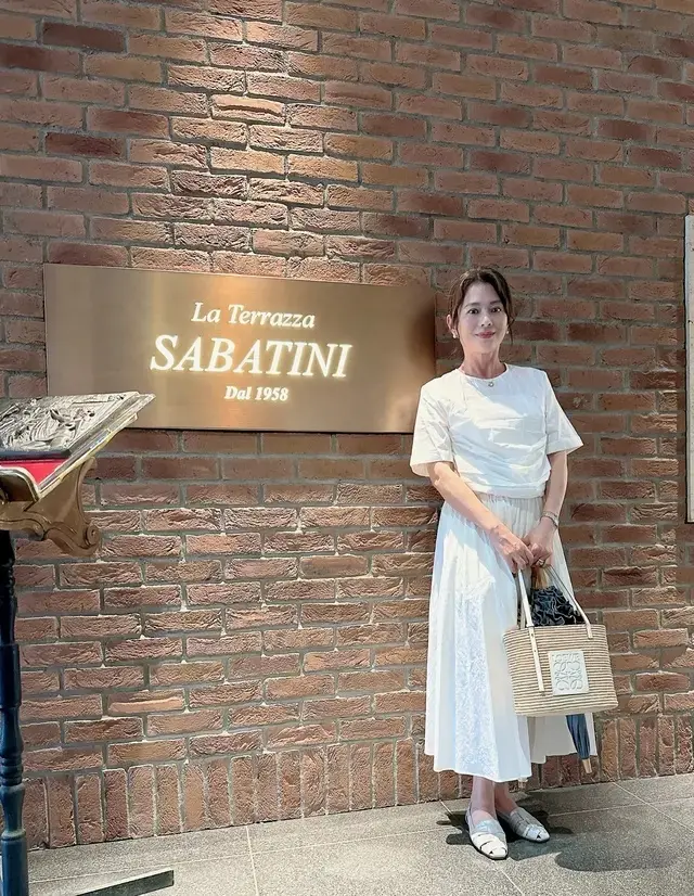 表参道ランチ 白ワンピ