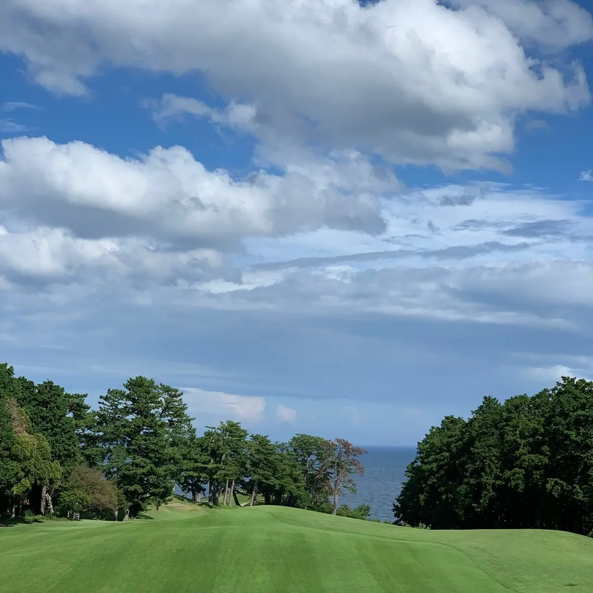 空と雲とグリーン