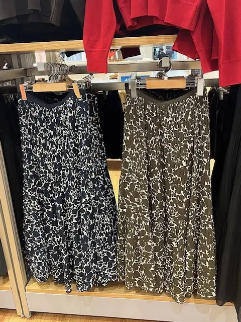 UNIQLO　シフォンティアードスカート　ボタニカル柄　OLIVE