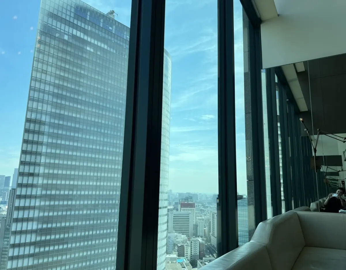 8月の全身ブラック＠コンラッド東京の画像_3