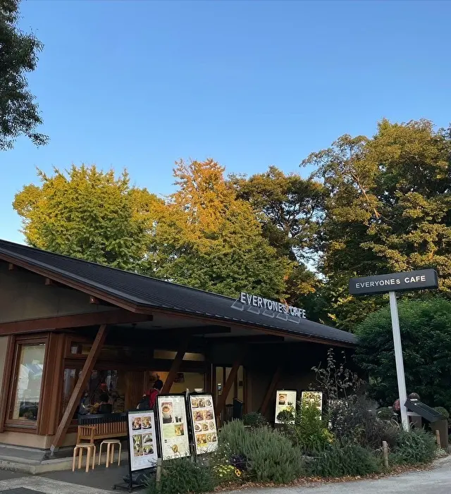 エブリワンズ　カフェ