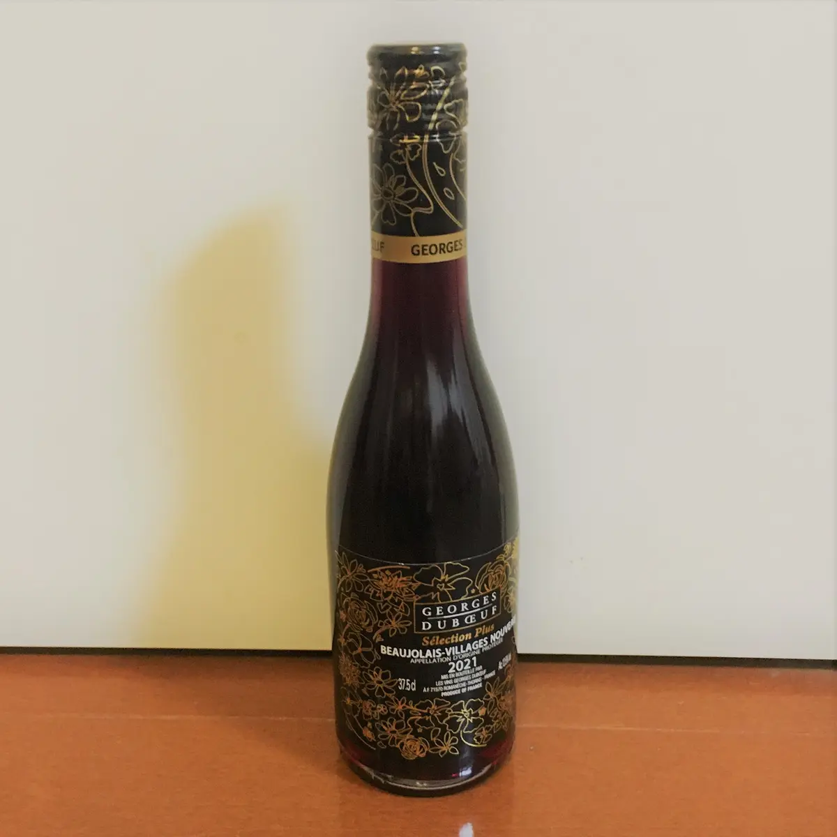 １本目　ボジョレーヴィラージュヌーボー　ジョルジュ　デュブッフ
