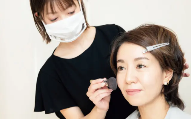 まつエク　施術後はメイクのサービスも