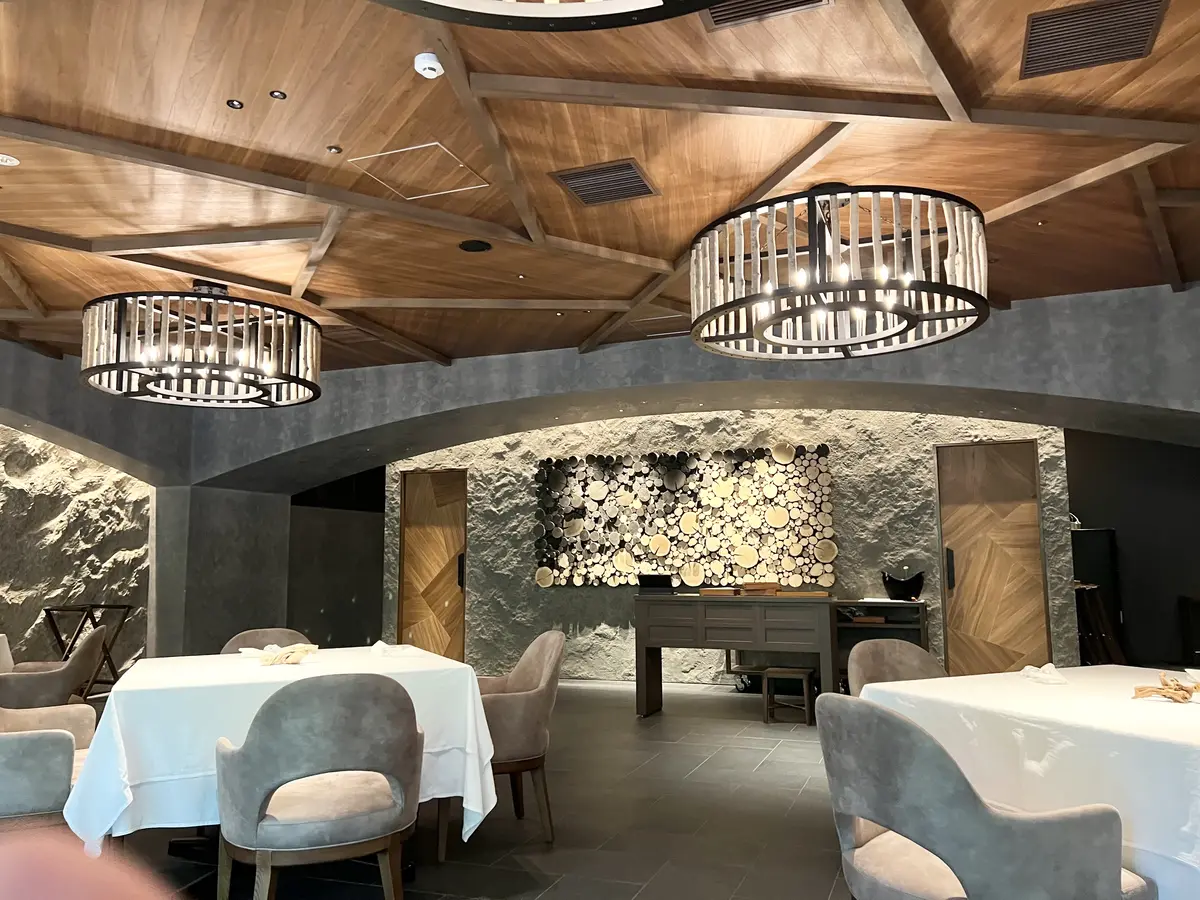 奥入瀬渓流ホテル　レストラン　sonore 