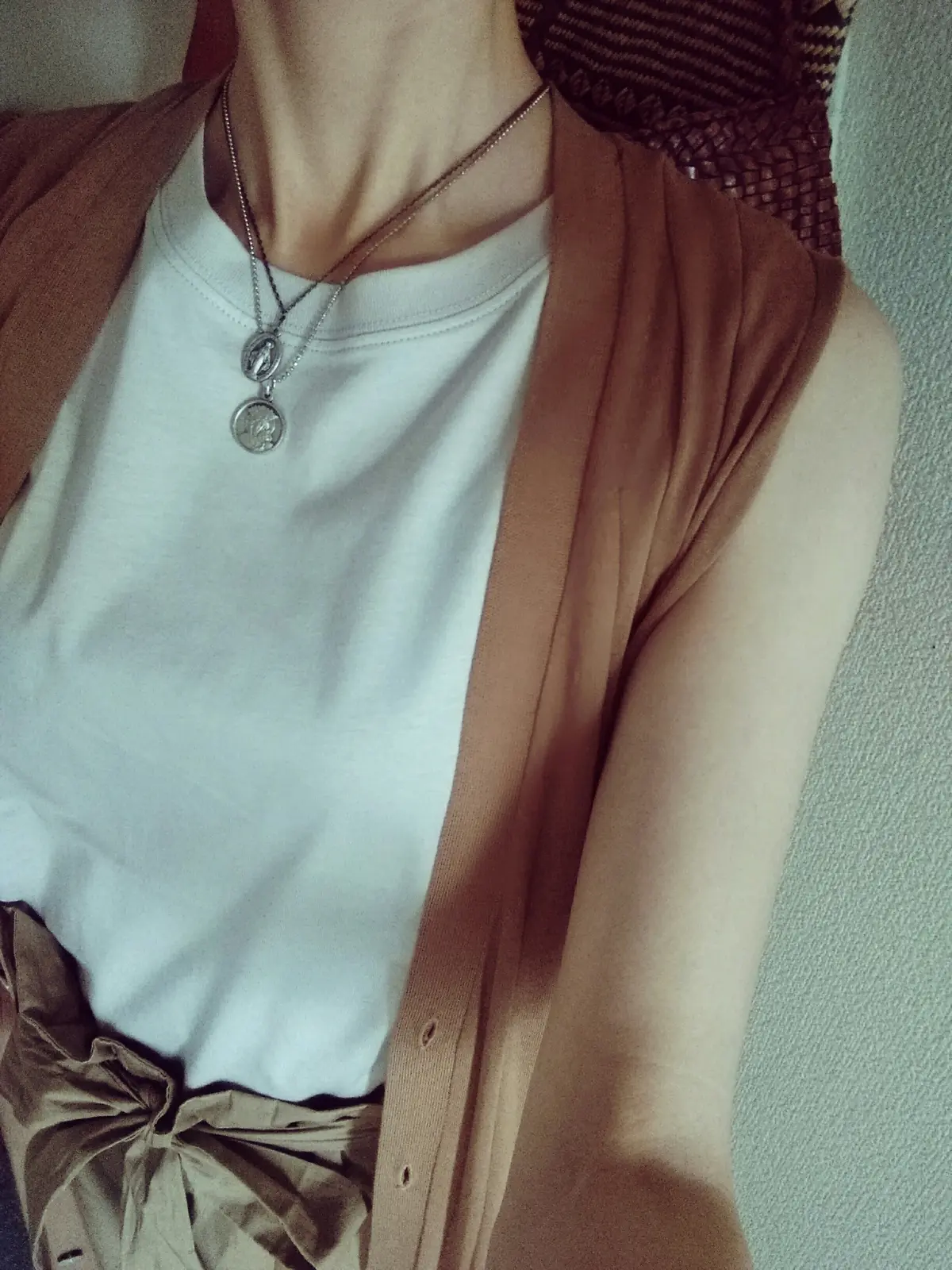 UNIQLOノースリーブT + ジレでワの画像_3