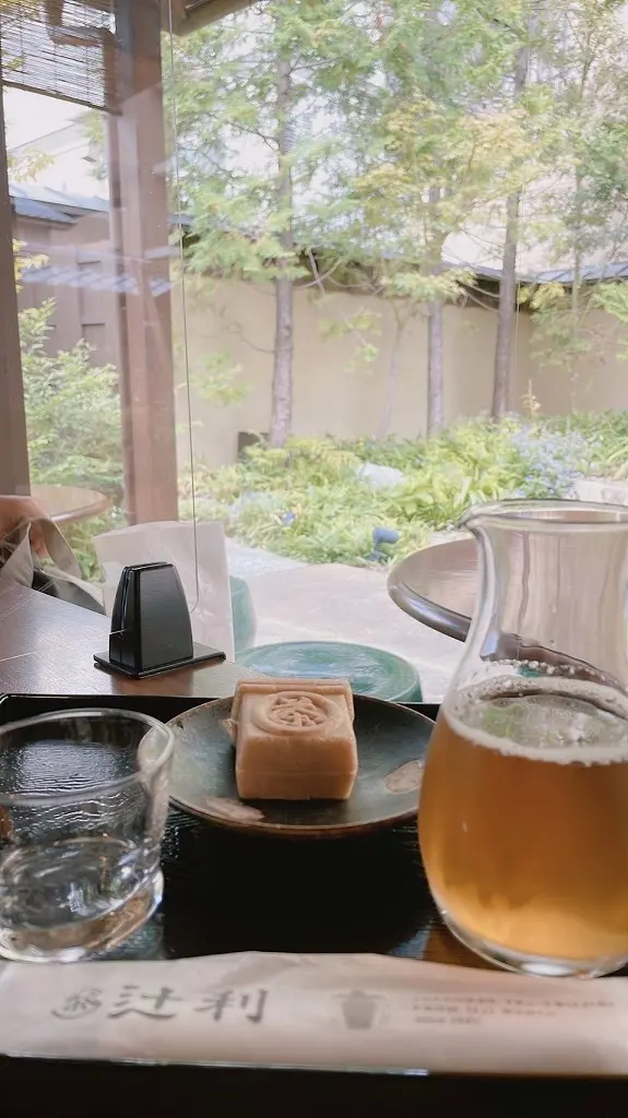 ボリュームマキシ丈スカートに黒のレースアの画像_3