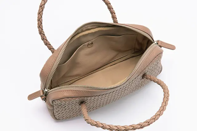 開け口が大きく開く