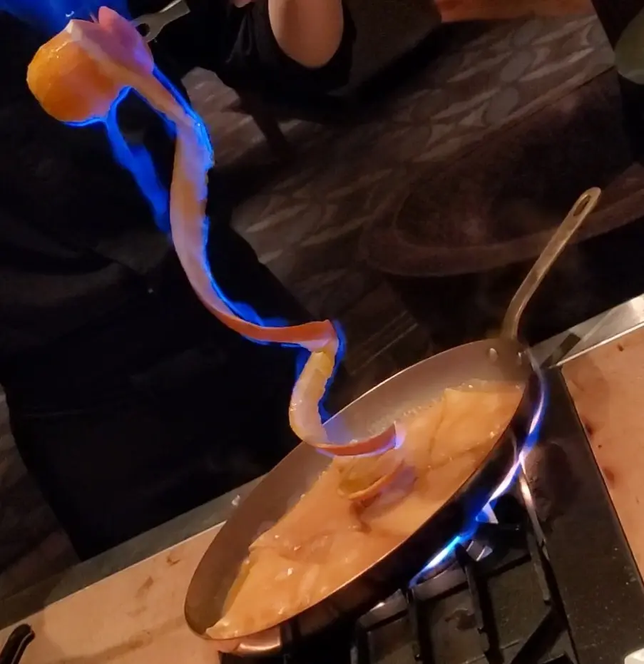 オレンジの皮でファイヤーショー！