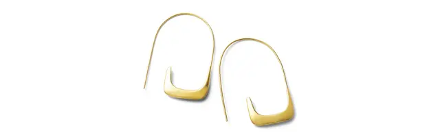 ピアス￥35,200／バーニーズ ニューヨーク カスタマーセンター（バージュエリー）