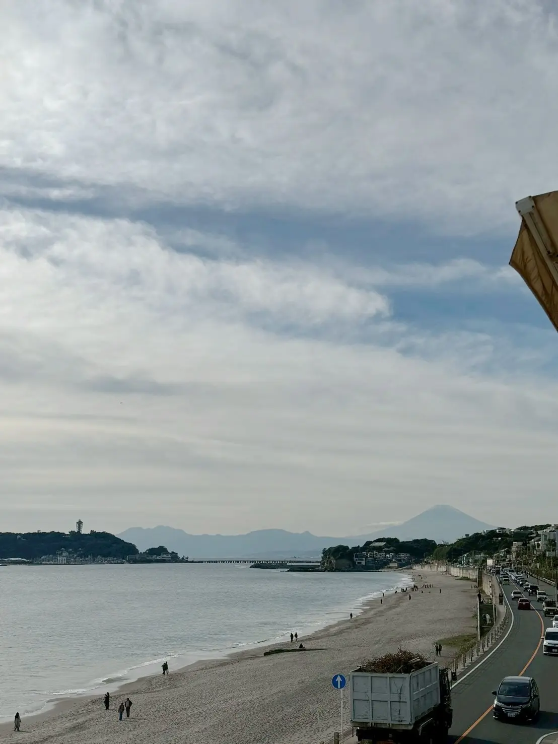 ふわふわイエローニットで鎌倉七里ヶ浜ランの画像_7