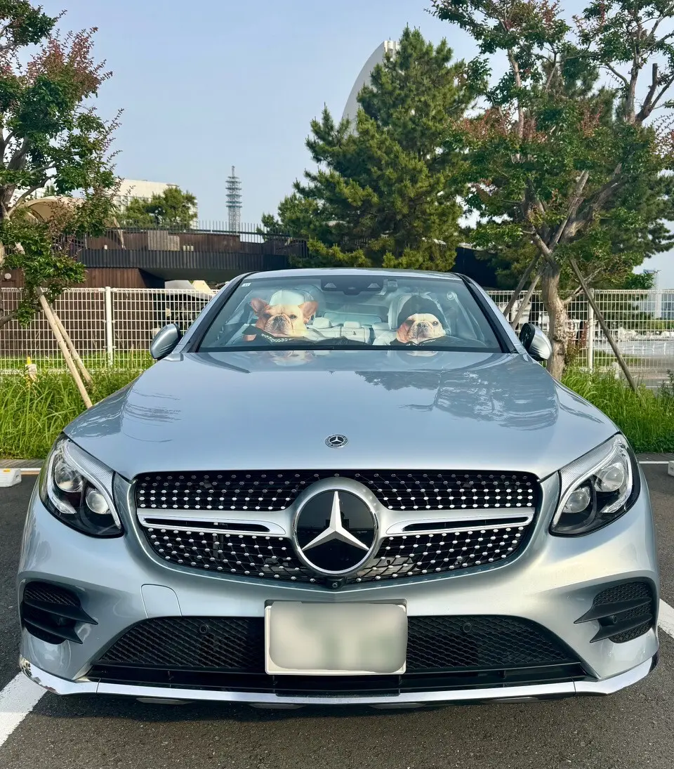 メルセデス・ベンツのGLC Coupéの外観とサンシェード