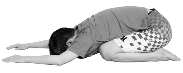 左右交互に後ろを見る