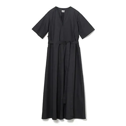 富岡佳子さんがまとう、大人を美しく見せるの画像_4