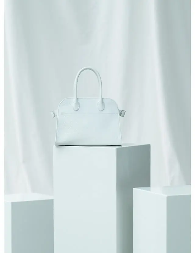 マルゴーは普遍的で機能美も兼ね備えた傑作。革質も抜群で、抱っこしていると心地がいい（フォトグラファー　三瓶康友さん）