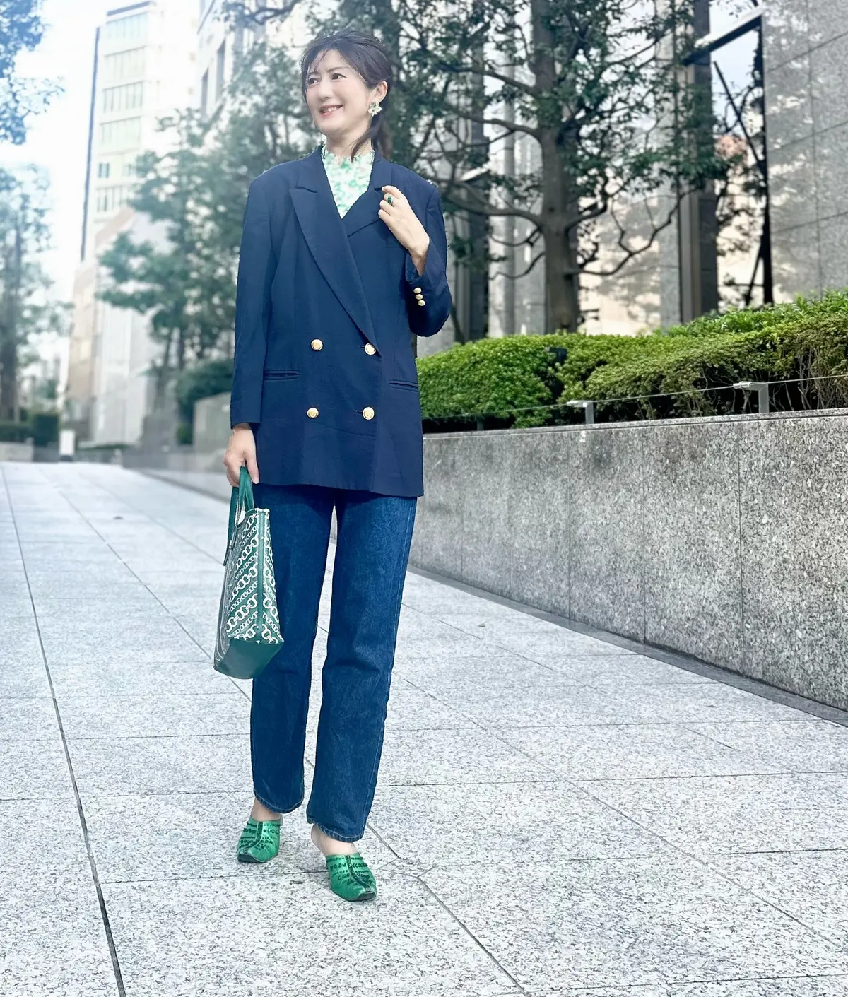 紺ジャケットで東京都庭園美術館への画像_11