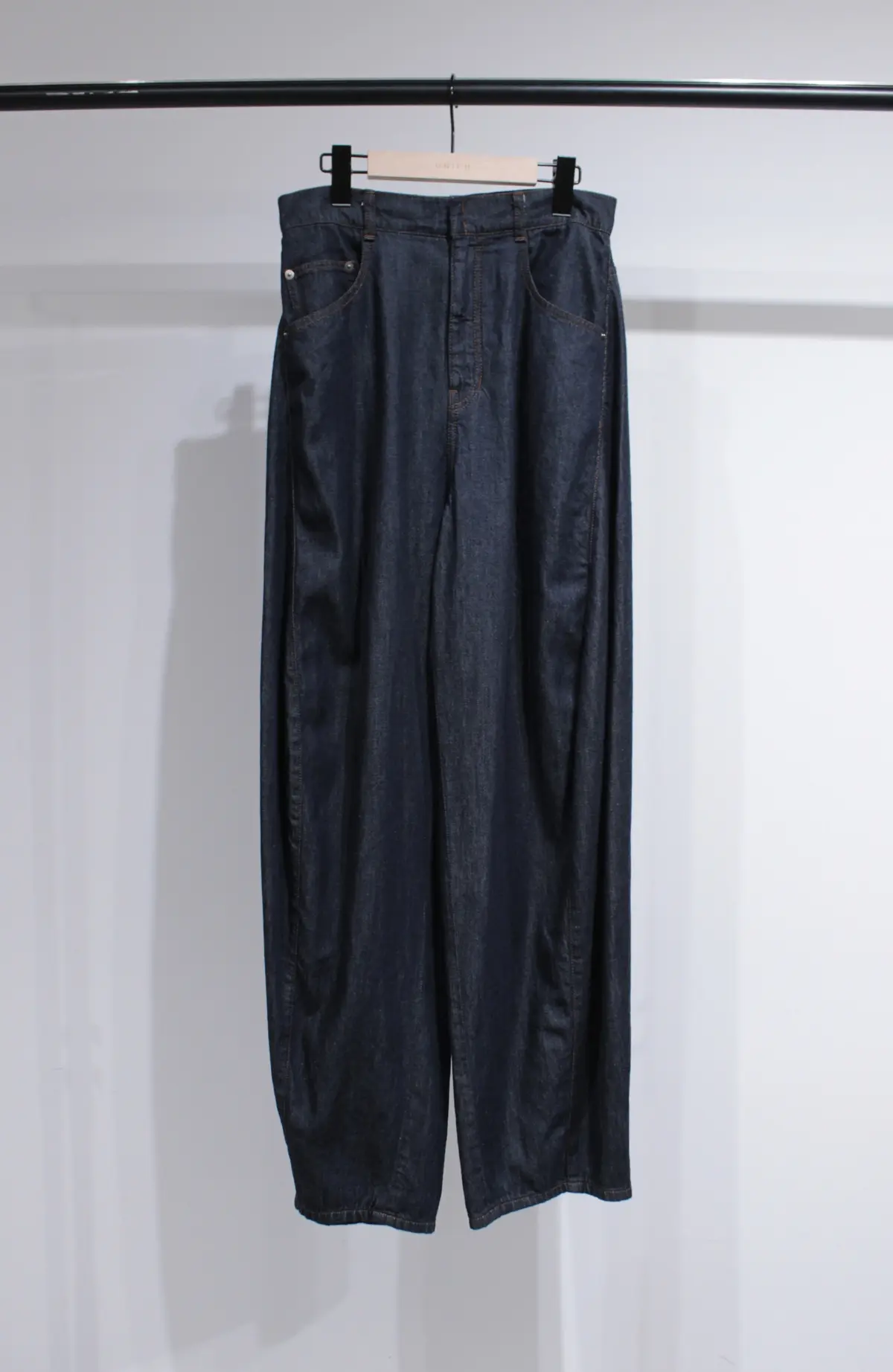 ADORE　バレルデニム