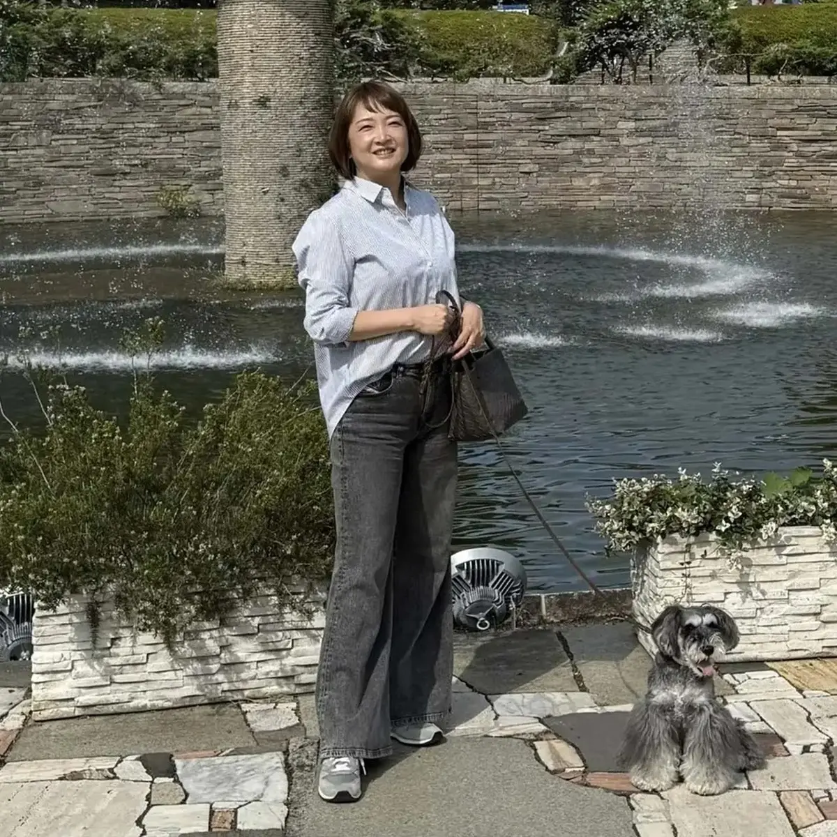 【50代 秋のスニーカーコーデ10選】コーディネートになじみやすい！季節の変わり目の足元のおしゃれ