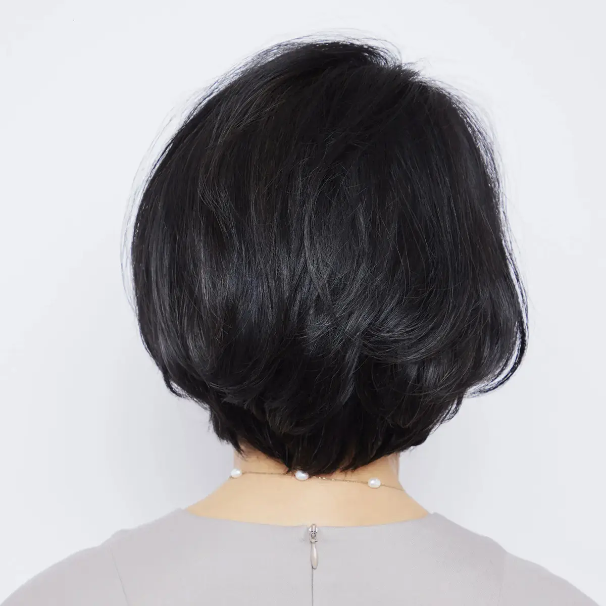 技あり前髪×ショートボブ　後ろ姿