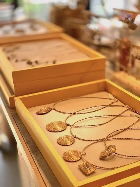 黄金の草　ビオジュエリー　coloridas