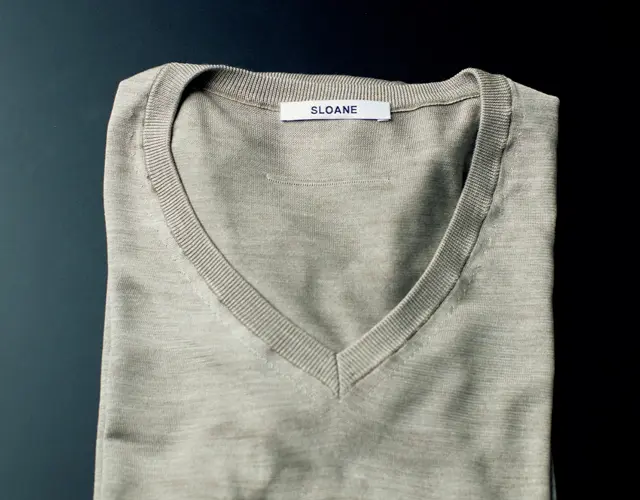 グレージュ　ニット