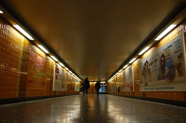 パリ15区　モンパルナスビヤンヴィニュ駅　Montparnasse-Bienvenue駅　構内