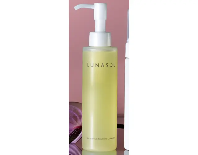 ルナソル テンダーハグ バームオイルクレンジング 150㎖ ￥4,620／カネボウ化粧品