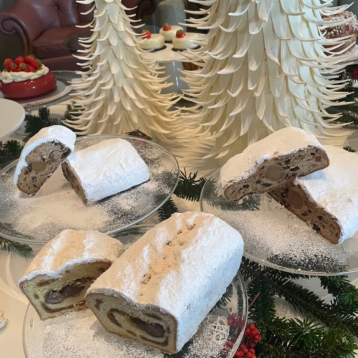 クリスマスケーキ「マロン シュトーレン」（18cm×7cm　3800円）