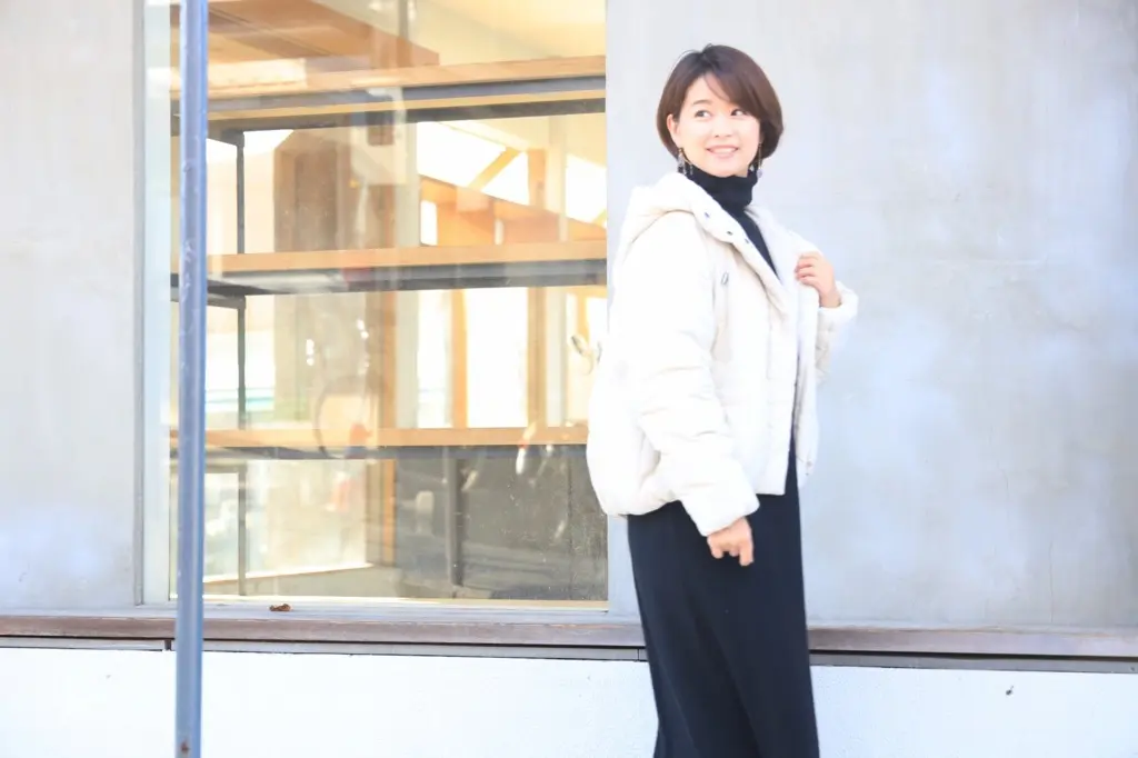 黒タートルのニットワンピースの画像_3