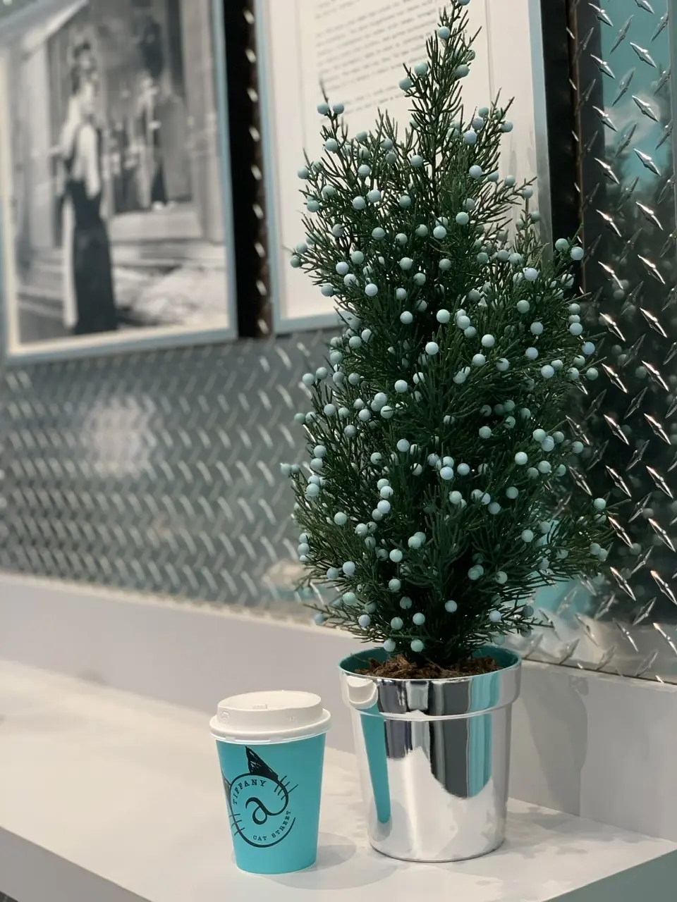 ブラウンコーデでティファニーカフェへ。の画像_4