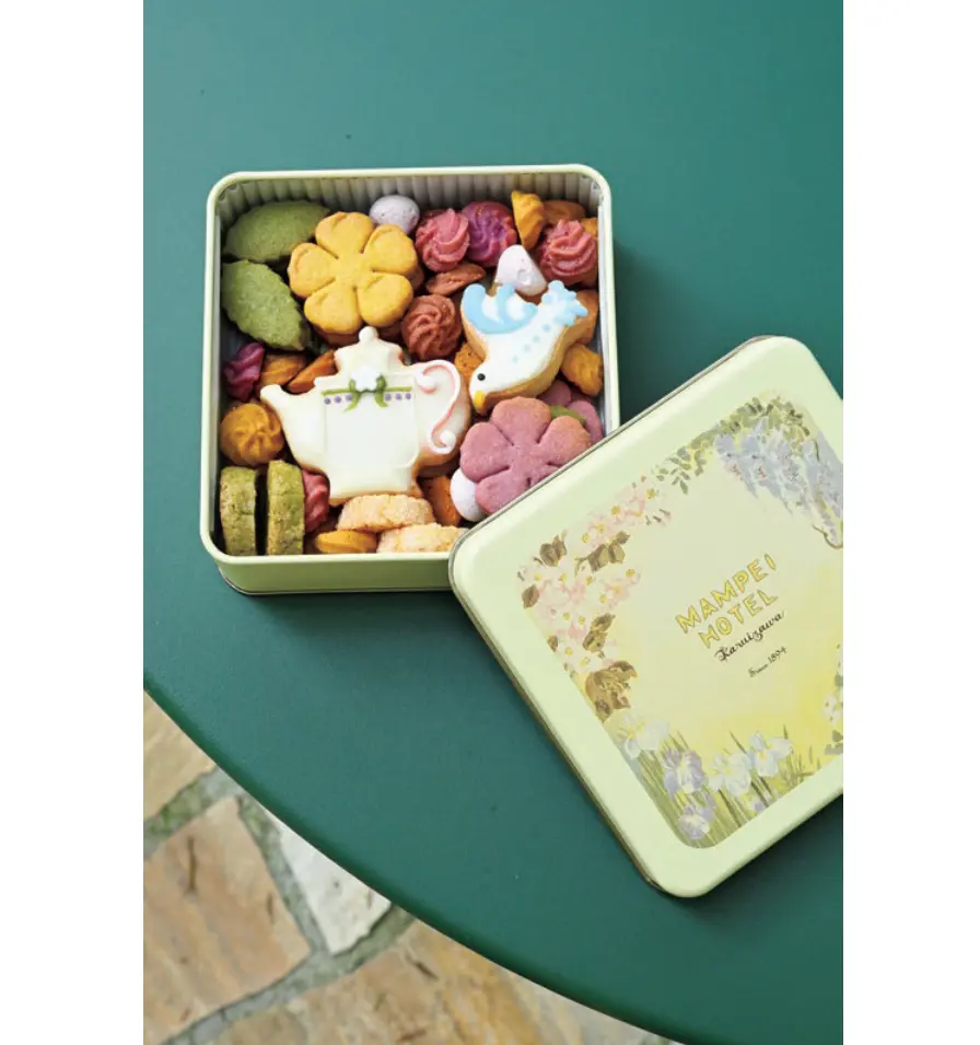 50代　ひとり旅　おすすめ　宿　長野・軽井沢　 万平ホテル　おみやげ　クッキー缶