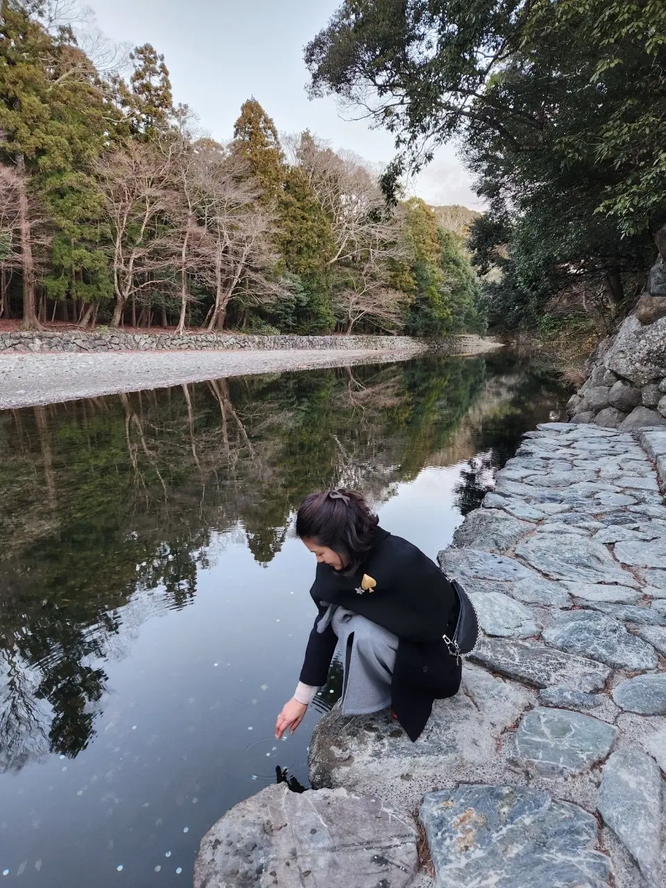 伊勢神宮　手水舎　五十鈴川御手洗場