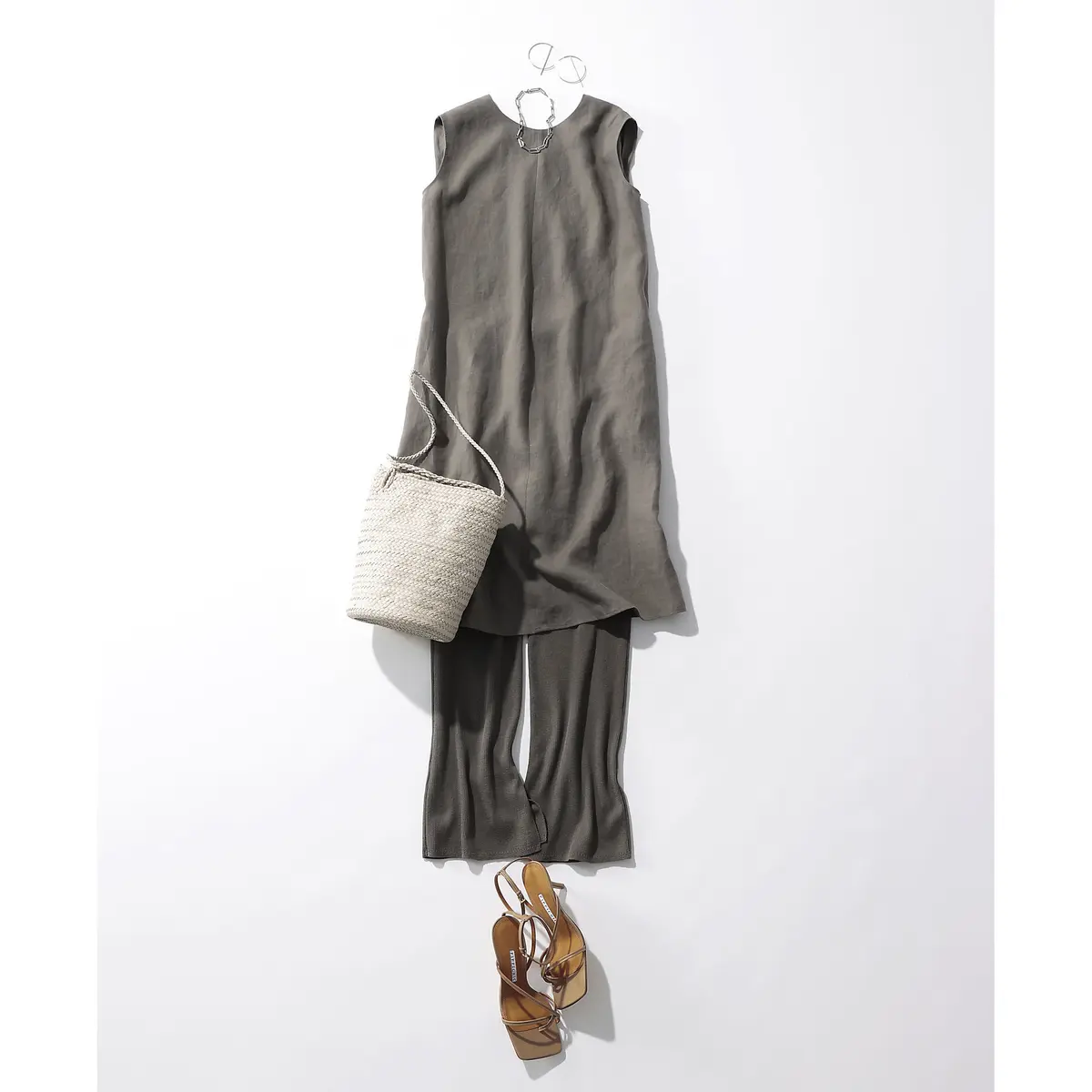 E by éclat リネンノースリーブチュニック、リブニットパンツ